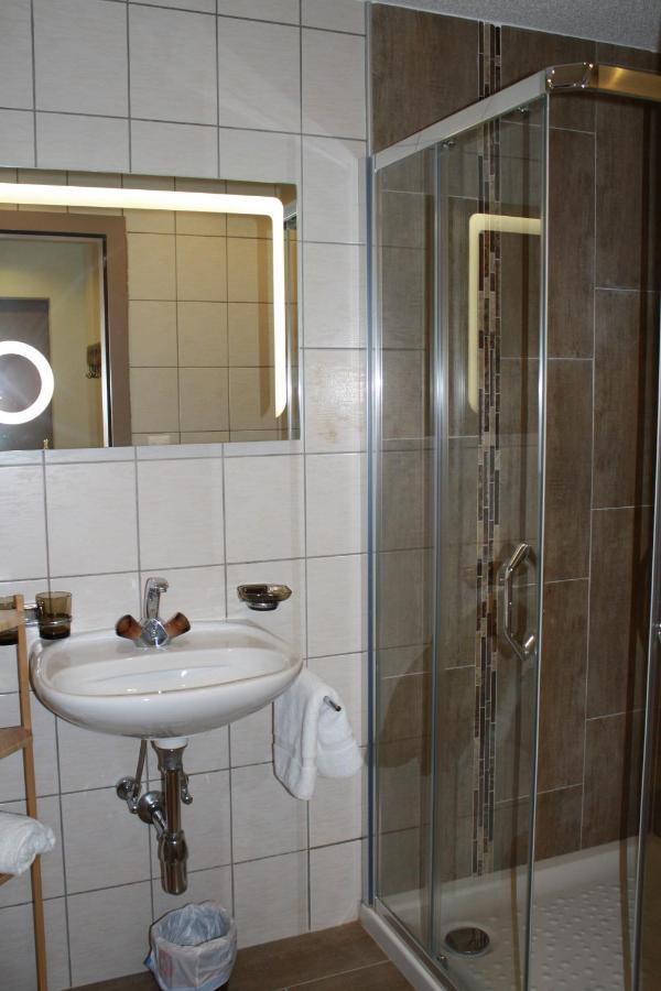Hotel De La Gare Monthey Εξωτερικό φωτογραφία